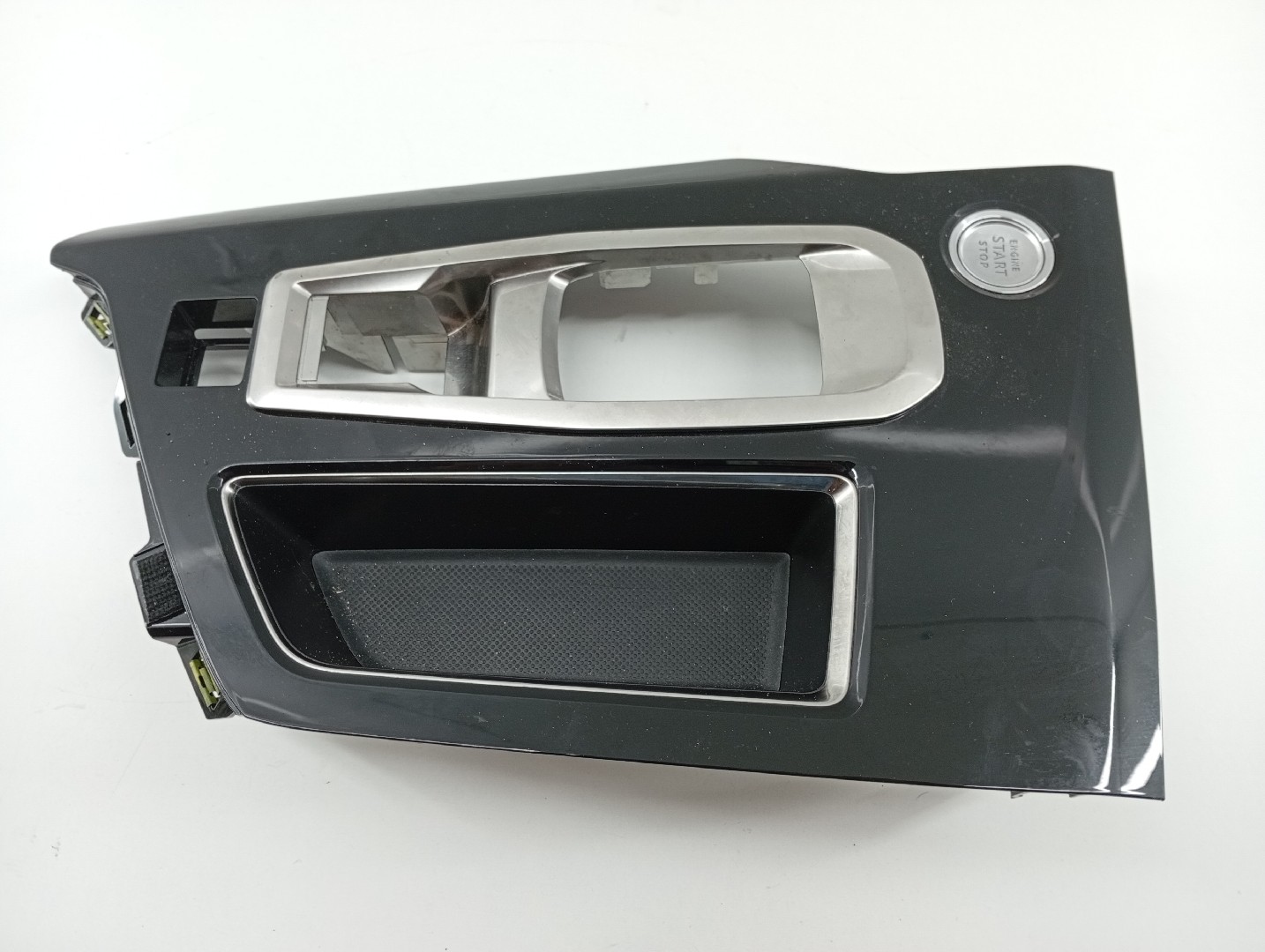 Moldura de consola central PEUGEOT 3008 SUV (M_) | 16 -  Imagem-1