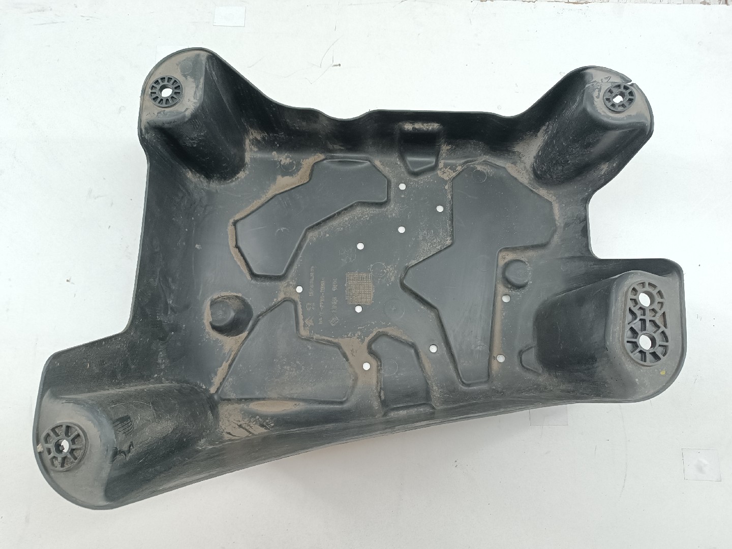 Proteção inferior de carroçaria PEUGEOT 3008 SUV (M_) | 16 - 