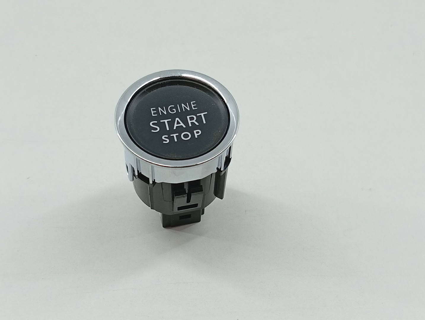 Botão Start/Stop PEUGEOT 208 II (UB_, UP_, UW_, UJ_) | 19 - 