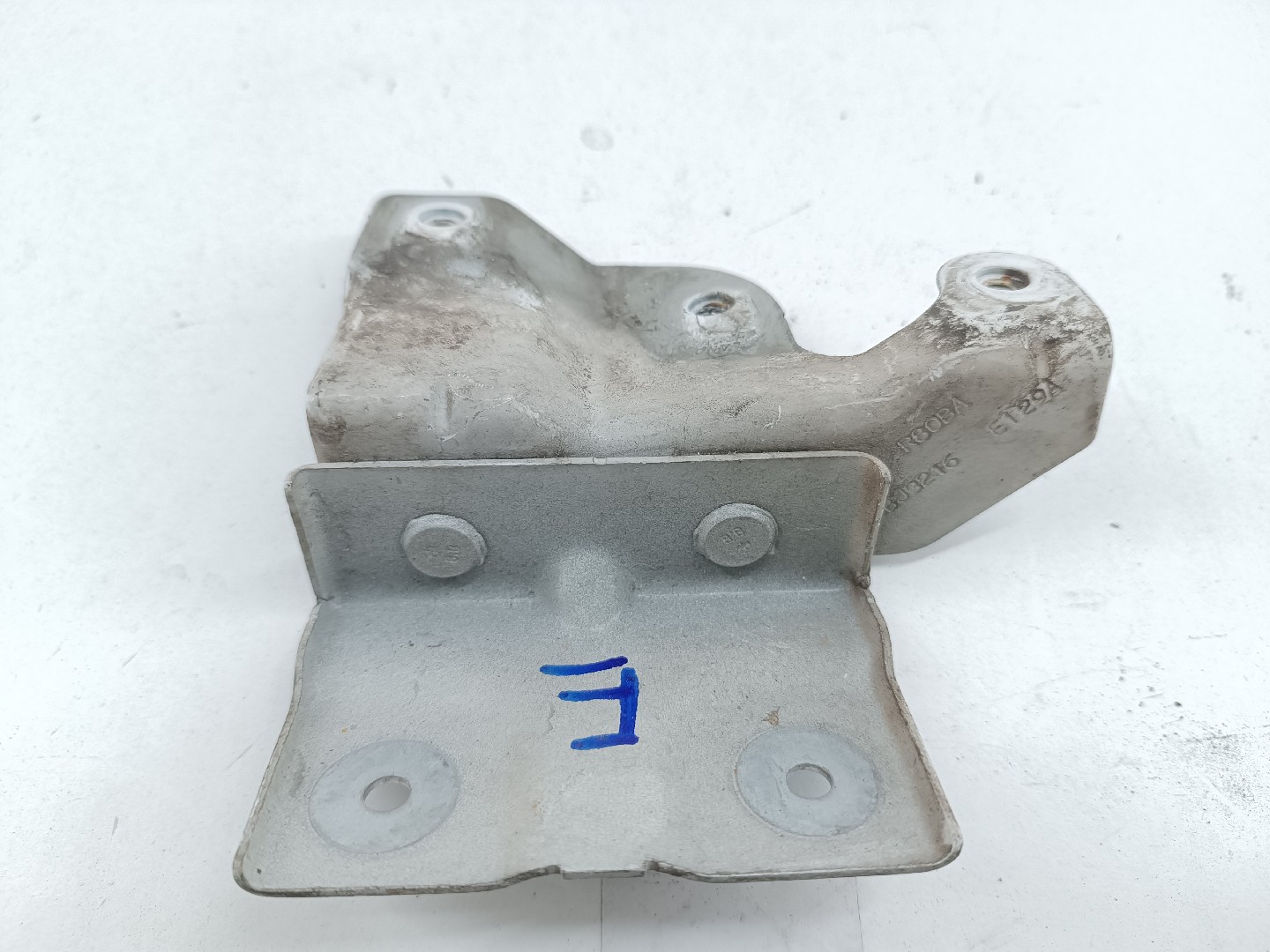 Suporte de montagem guarda lamas LAND ROVER RANGE ROVER EVOQUE (L538) | 11 -  Imagem-2