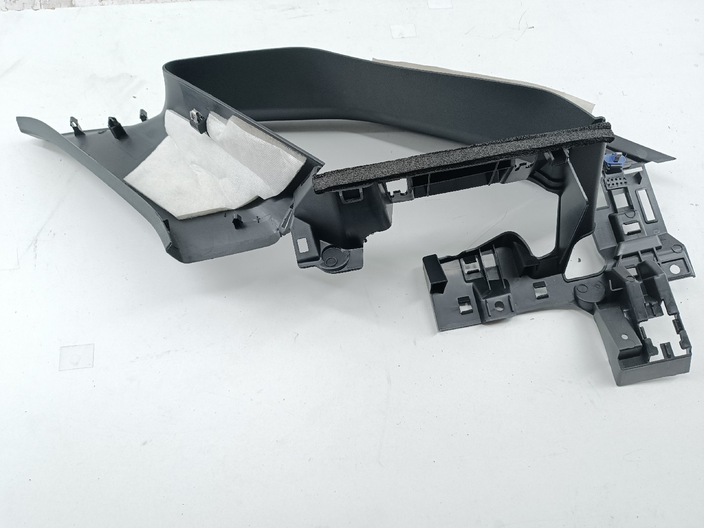 Moldura de pilar C esquerda PEUGEOT 3008 SUV (M_) | 16 -  Imagem-4