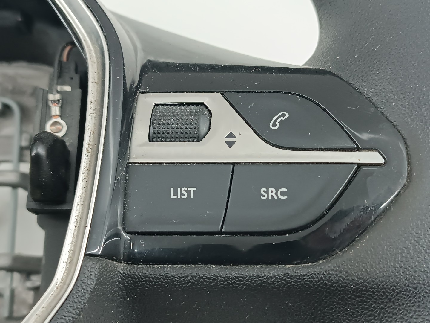 Volante PEUGEOT 3008 SUV (M_) | 16 -  Imagem-3