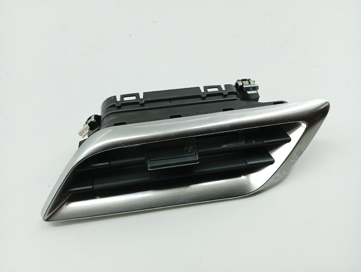 Difusor de ar PEUGEOT 3008 SUV (M_) | 16 -  Imagem-1