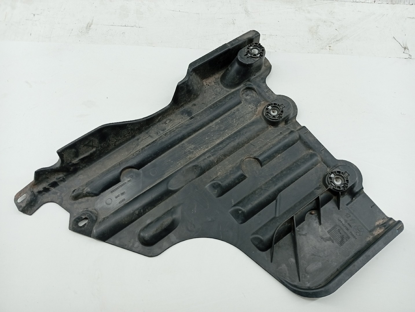Proteção inferior de carroçaria PEUGEOT 208 II (UB_, UP_, UW_, UJ_) | 19 - 