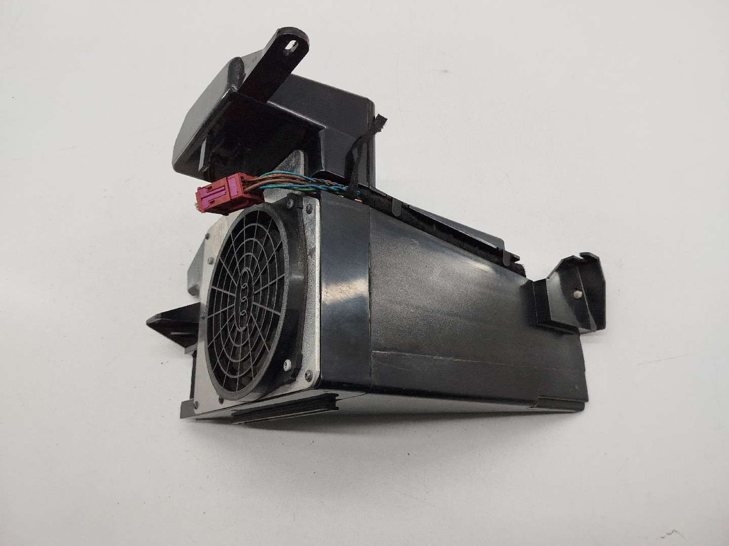 Subwoofer AUDI A3 (8L1) | 96 - 06 Imagem-5
