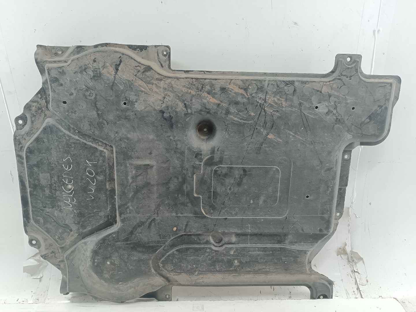 Proteção inferior de carroçaria MERCEDES-BENZ C-CLASS (W204) | 07 - 15