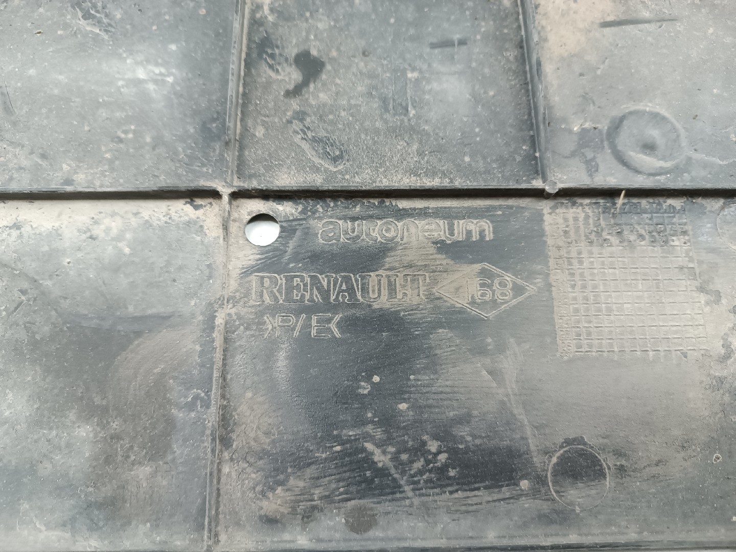 Proteção inferior de carroçaria RENAULT MEGANE IV três volumes | 16 -  Imagem-4