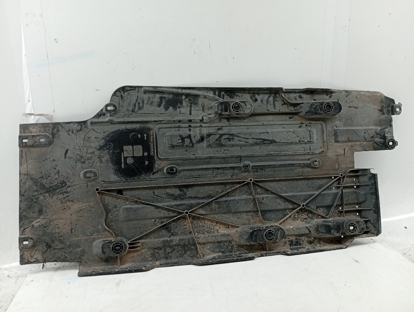 Proteção inferior de carroçaria PEUGEOT 3008 SUV (M_) | 16 - 