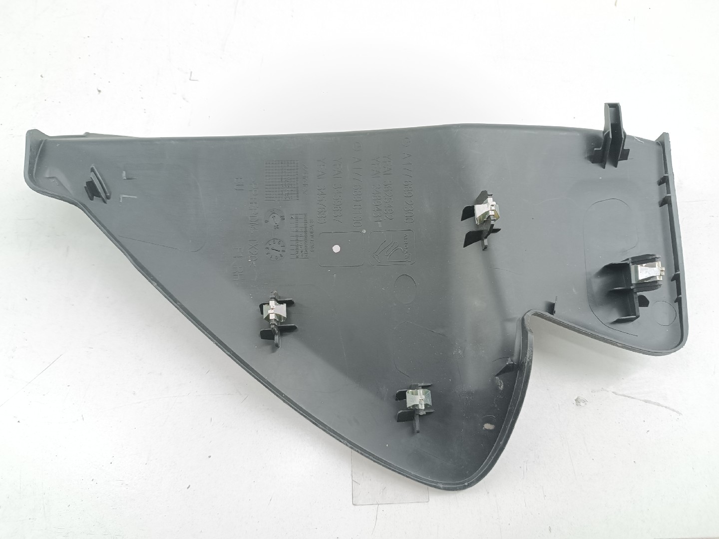 Tampa lateral de tablier MERCEDES-BENZ A-CLASS (W177) | 18 - 