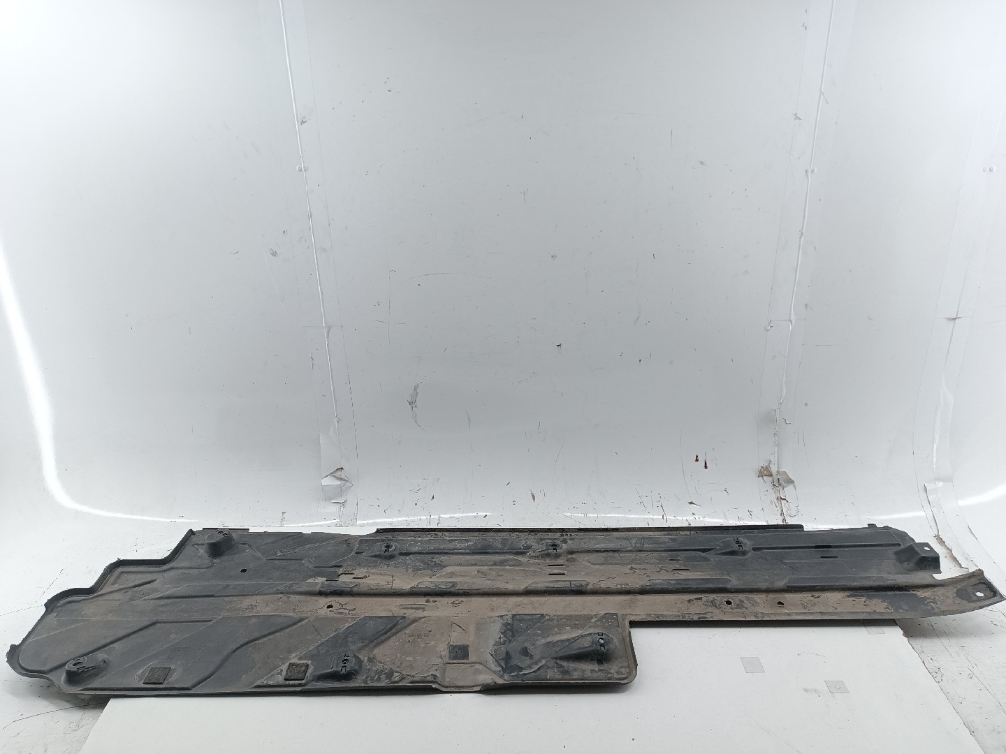 Proteção inferior de carroçaria MERCEDES-BENZ C-CLASS (W204) | 07 - 15