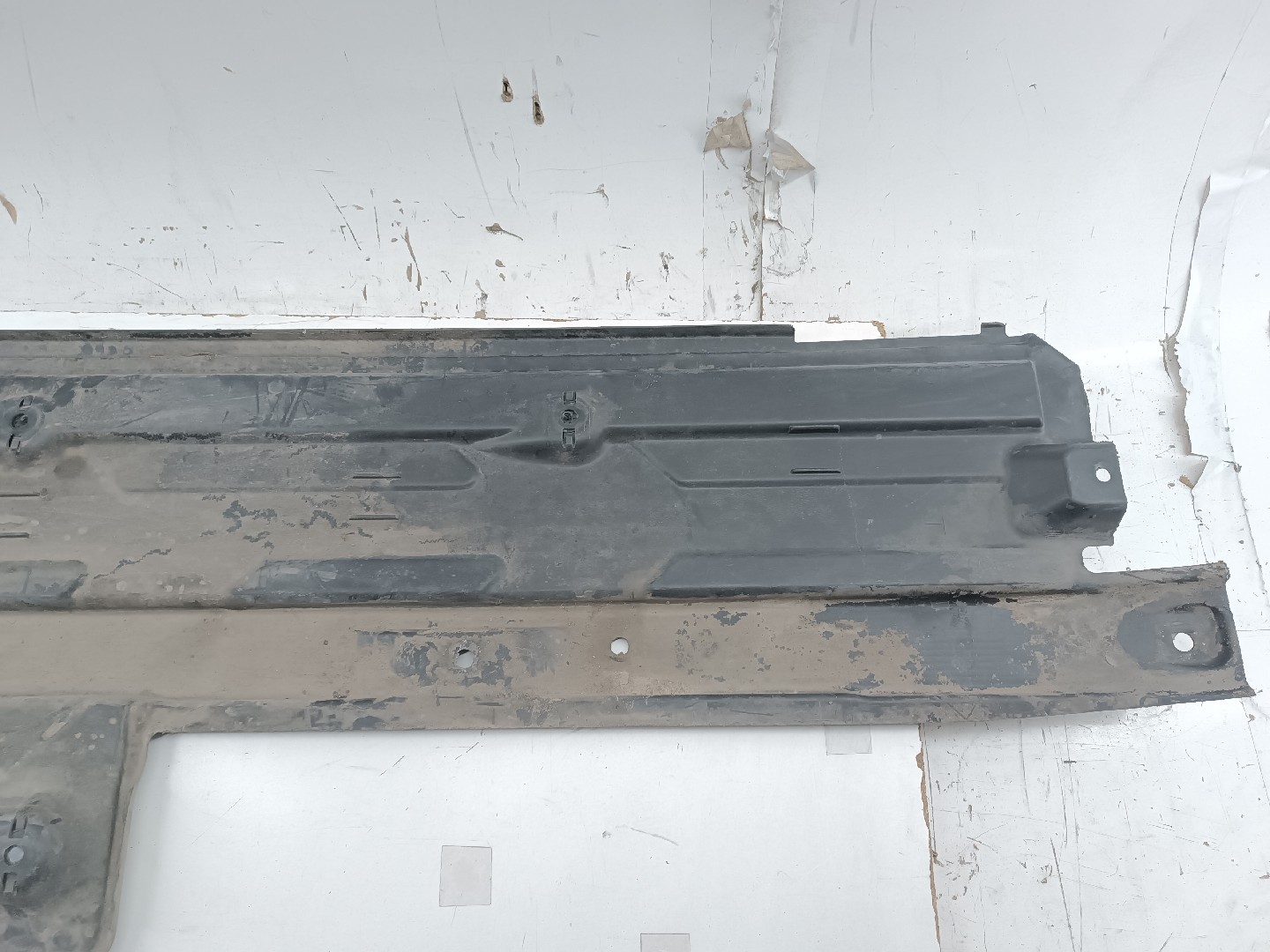 Proteção inferior de carroçaria MERCEDES-BENZ C-CLASS (W204) | 07 - 15 Imagem-1