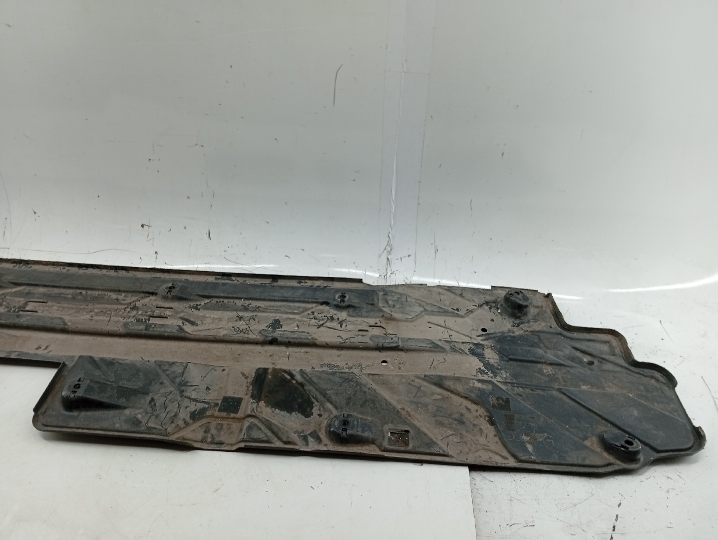 Proteção inferior de carroçaria MERCEDES-BENZ C-CLASS (W204) | 07 - 15 Imagem-2