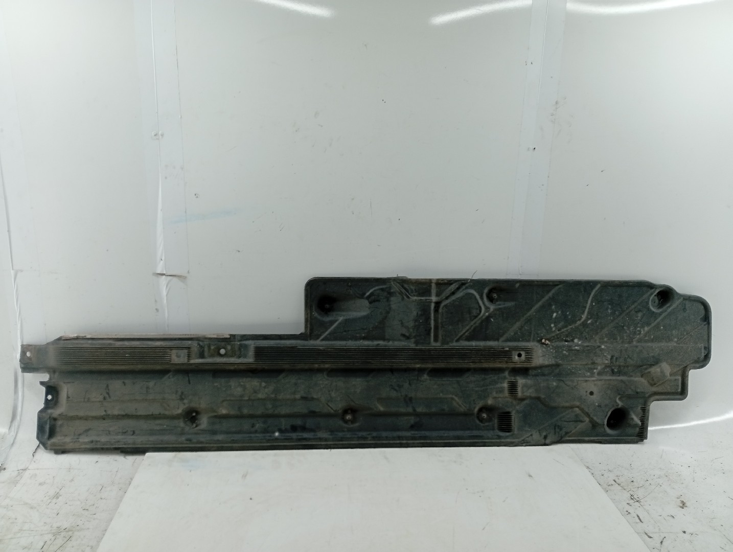 Proteção inferior de carroçaria MERCEDES-BENZ C-CLASS (W204) | 07 - 15 Imagem-5