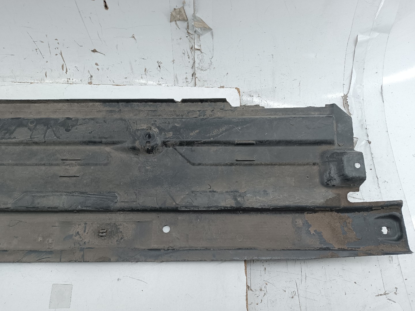 Proteção inferior de carroçaria MERCEDES-BENZ C-CLASS (W204) | 07 - 15 Imagem-1