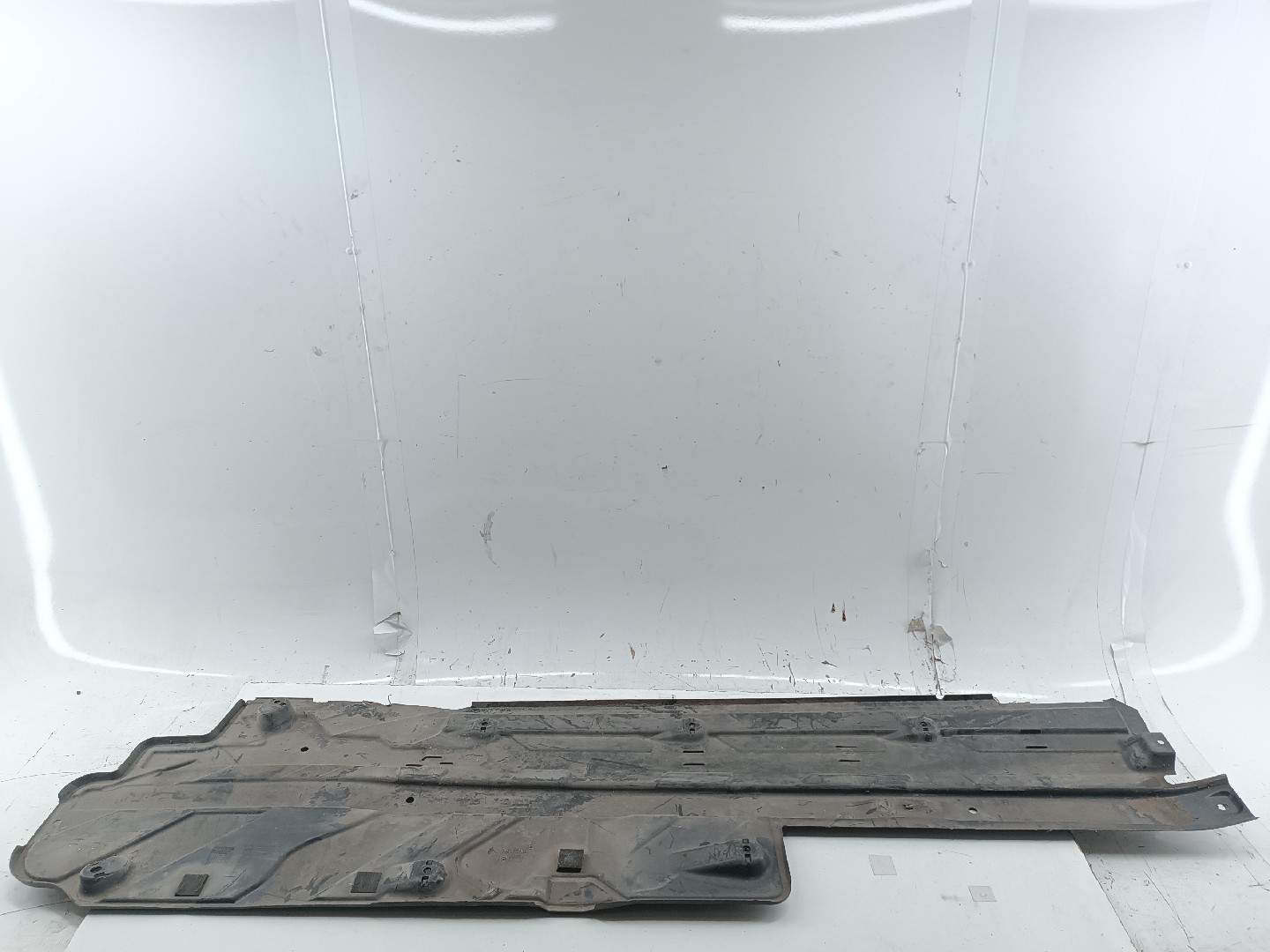 Proteção inferior de carroçaria MERCEDES-BENZ C-CLASS (W204) | 07 - 15