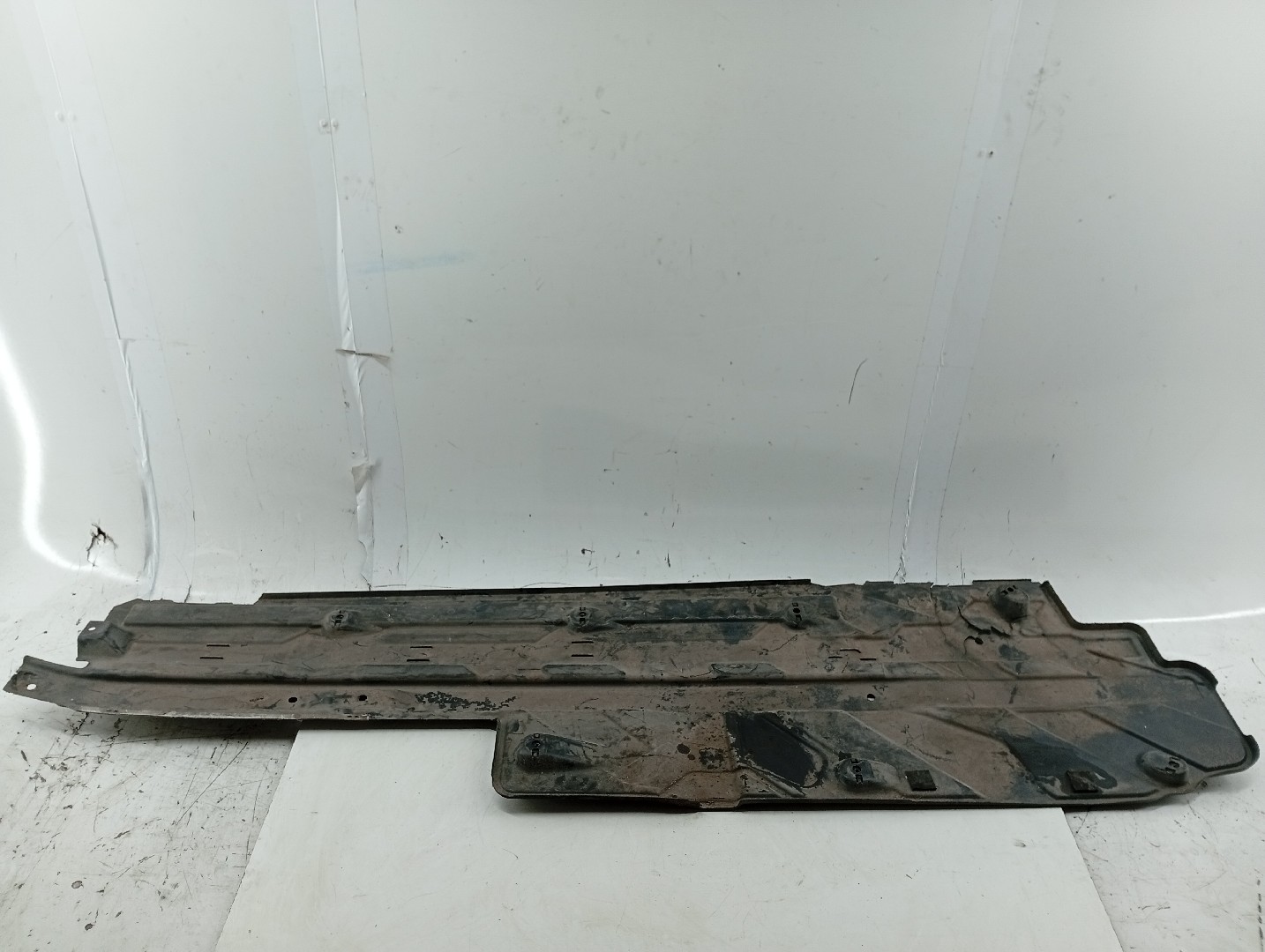 Proteção inferior de carroçaria MERCEDES-BENZ C-CLASS (W204) | 07 - 15