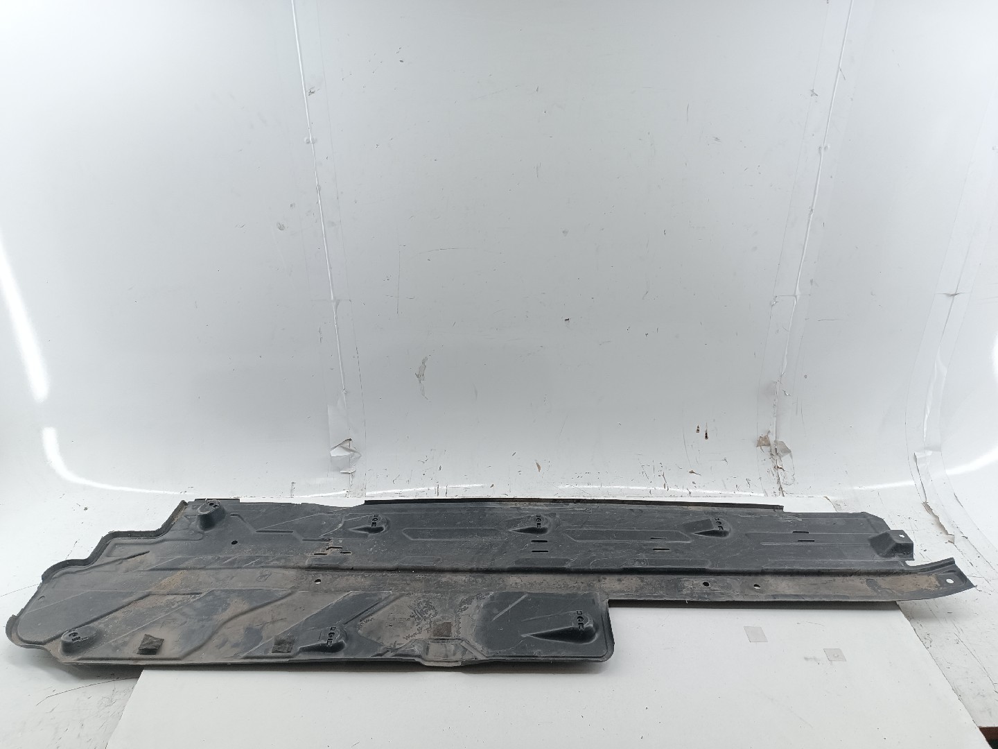 Proteção inferior de carroçaria MERCEDES-BENZ C-CLASS (W204) | 07 - 15