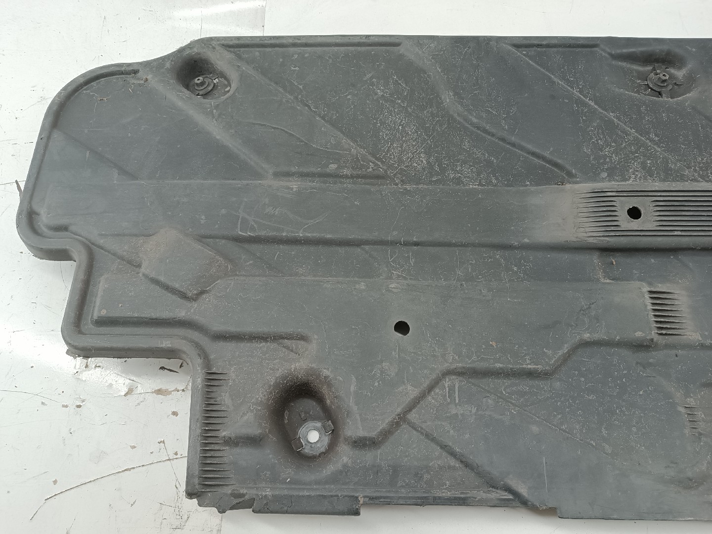 Proteção inferior de carroçaria MERCEDES-BENZ C-CLASS (W204) | 07 - 15 Imagem-8