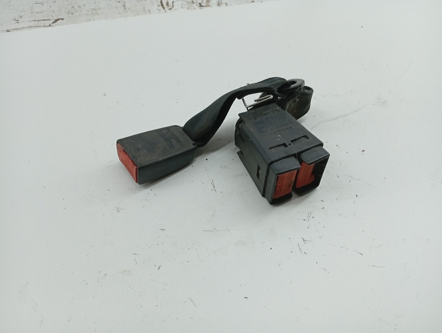 Encaixe cinto traseiro RENAULT LAGUNA I (B56_, 556_) | 93 - 02