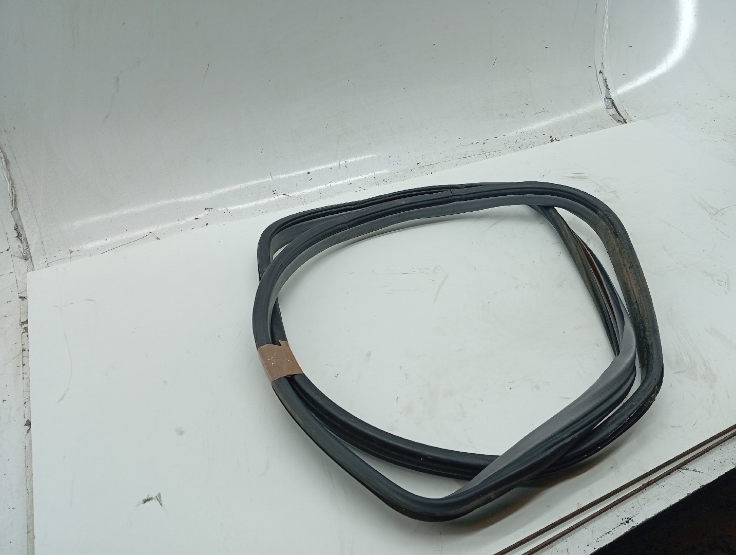 Borracha Da Porta Traseira Direita SKODA OCTAVIA I Combi (1U5) | 98 - 10 Imagem-2
