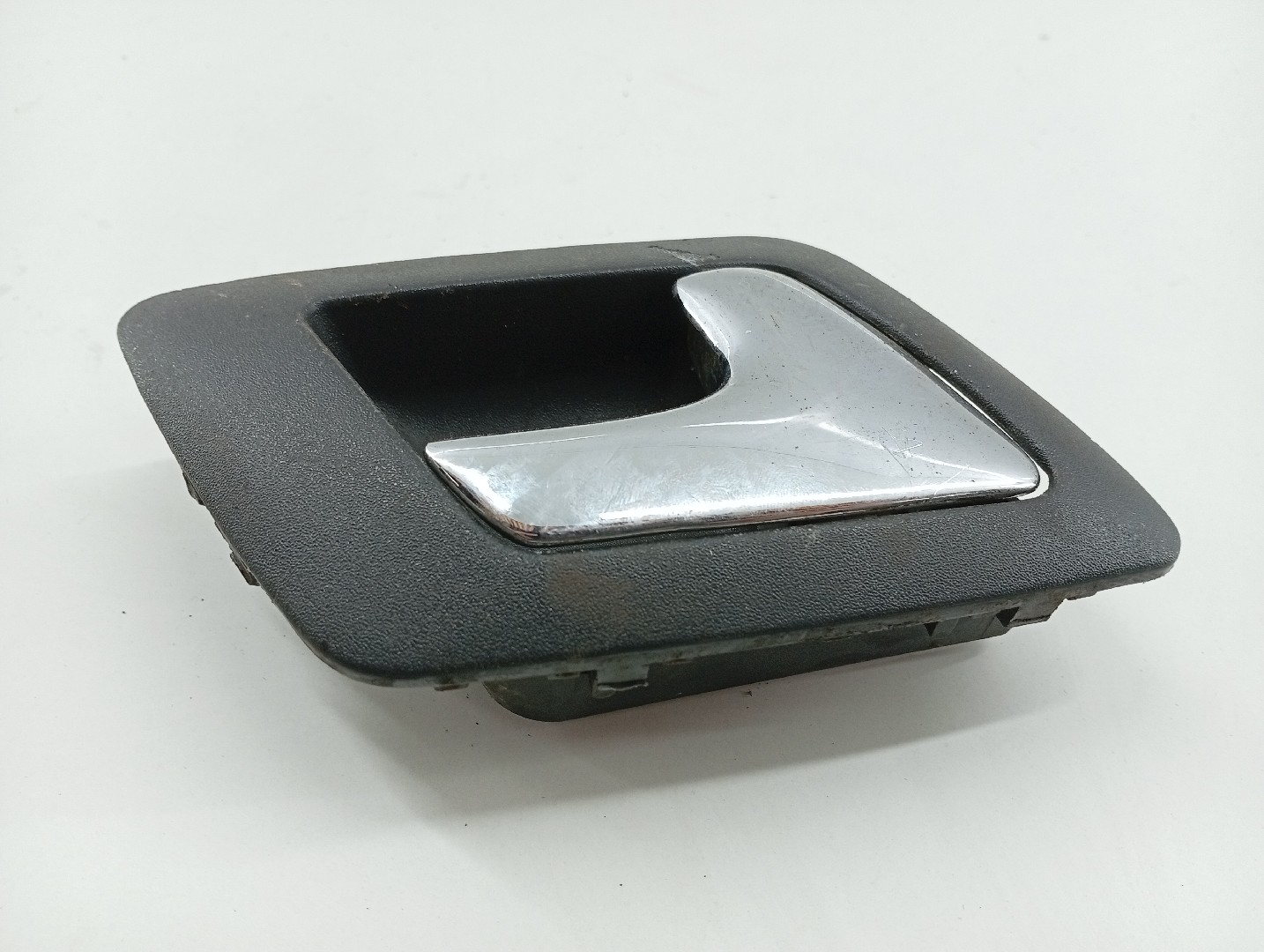 Puxador interior de porta traseira direita VOLKSWAGEN POLO CLASSIC (6V2) | 95 - 09 Imagem-1
