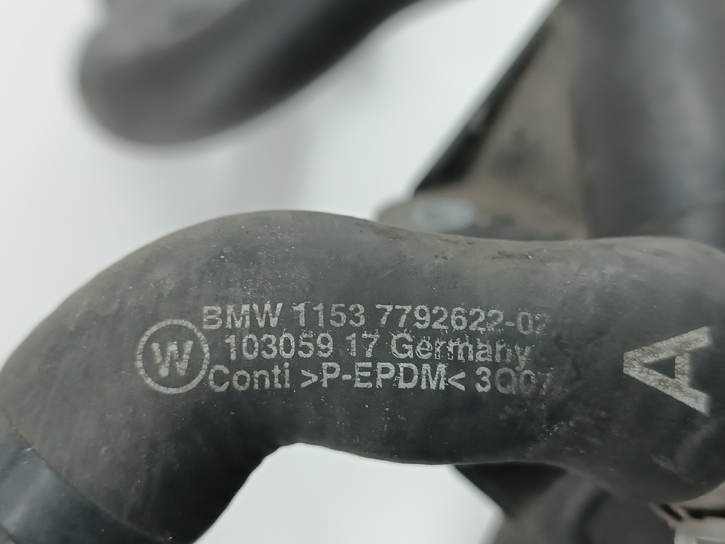 Tubo de Água BMW 6 (E63) | 03 - 10 Imagem-2