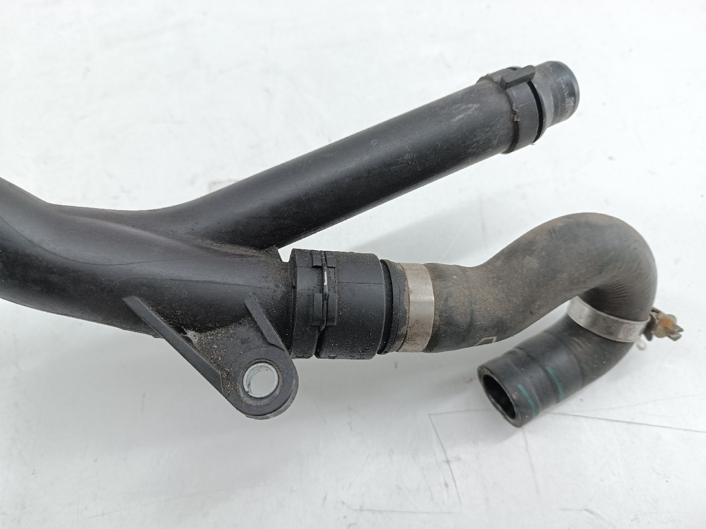 Tubo de Água BMW 6 (E63) | 03 - 10 Imagem-1