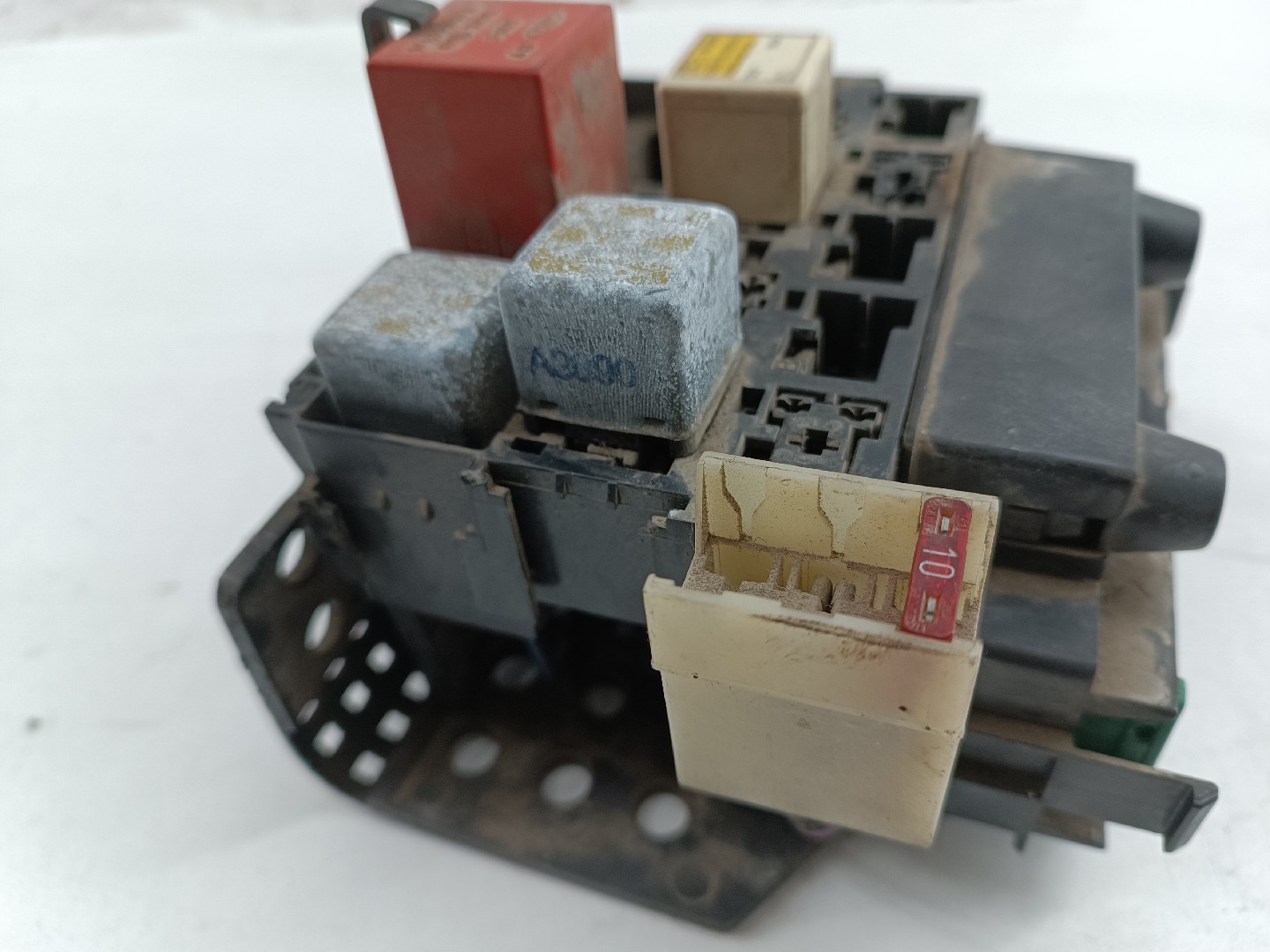 Caixa de fusíveis e relés FORD FIESTA III (GFJ) | 89 - 97 Imagem-3