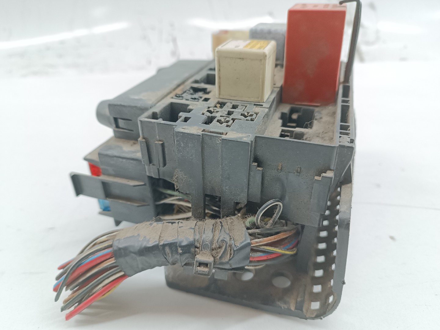 Caixa de fusíveis e relés FORD FIESTA III (GFJ) | 89 - 97 Imagem-2