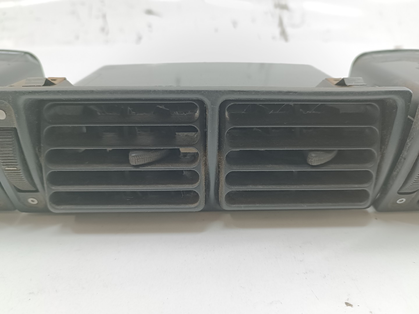 Difusor de ar FORD FIESTA III (GFJ) | 89 - 97 Imagem-1