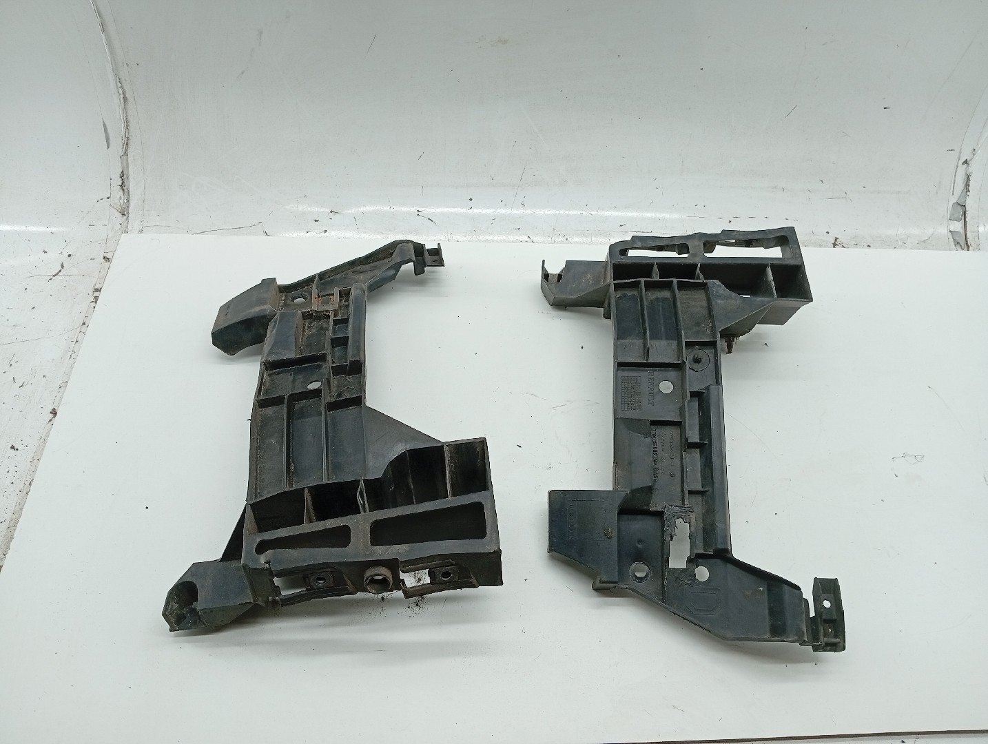 Guia drt / esq de para-choques traseiro RENAULT MASTER II Caixa (FD) | 98 - 