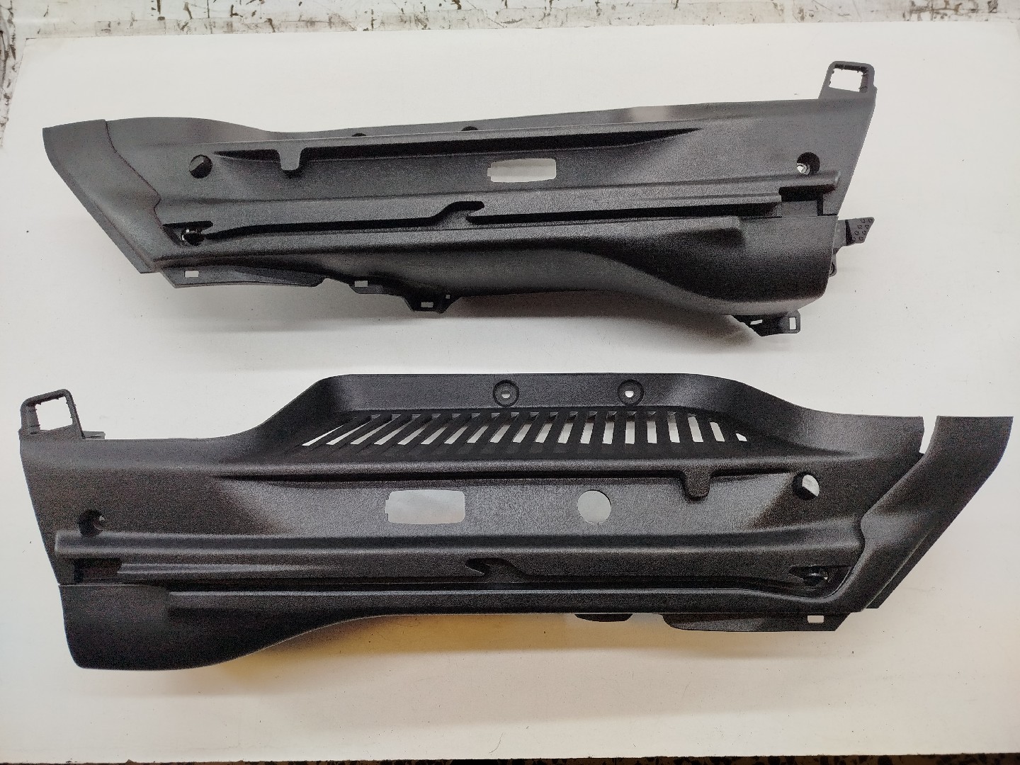 Acabamento esq/drt de mala(plásticos) FIAT TIPO três volumes (356_) | 15 -  Imagem-1