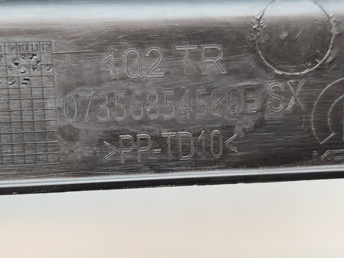 Acabamento esq/drt de mala(plásticos) FIAT TIPO três volumes (356_) | 15 -  Imagem-3