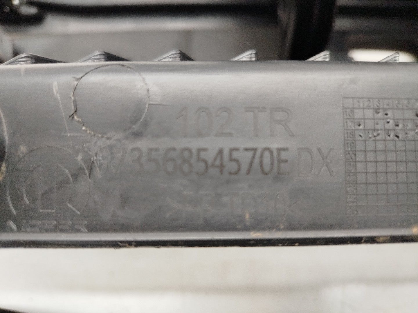 Acabamento esq/drt de mala(plásticos) FIAT TIPO três volumes (356_) | 15 -  Imagem-4