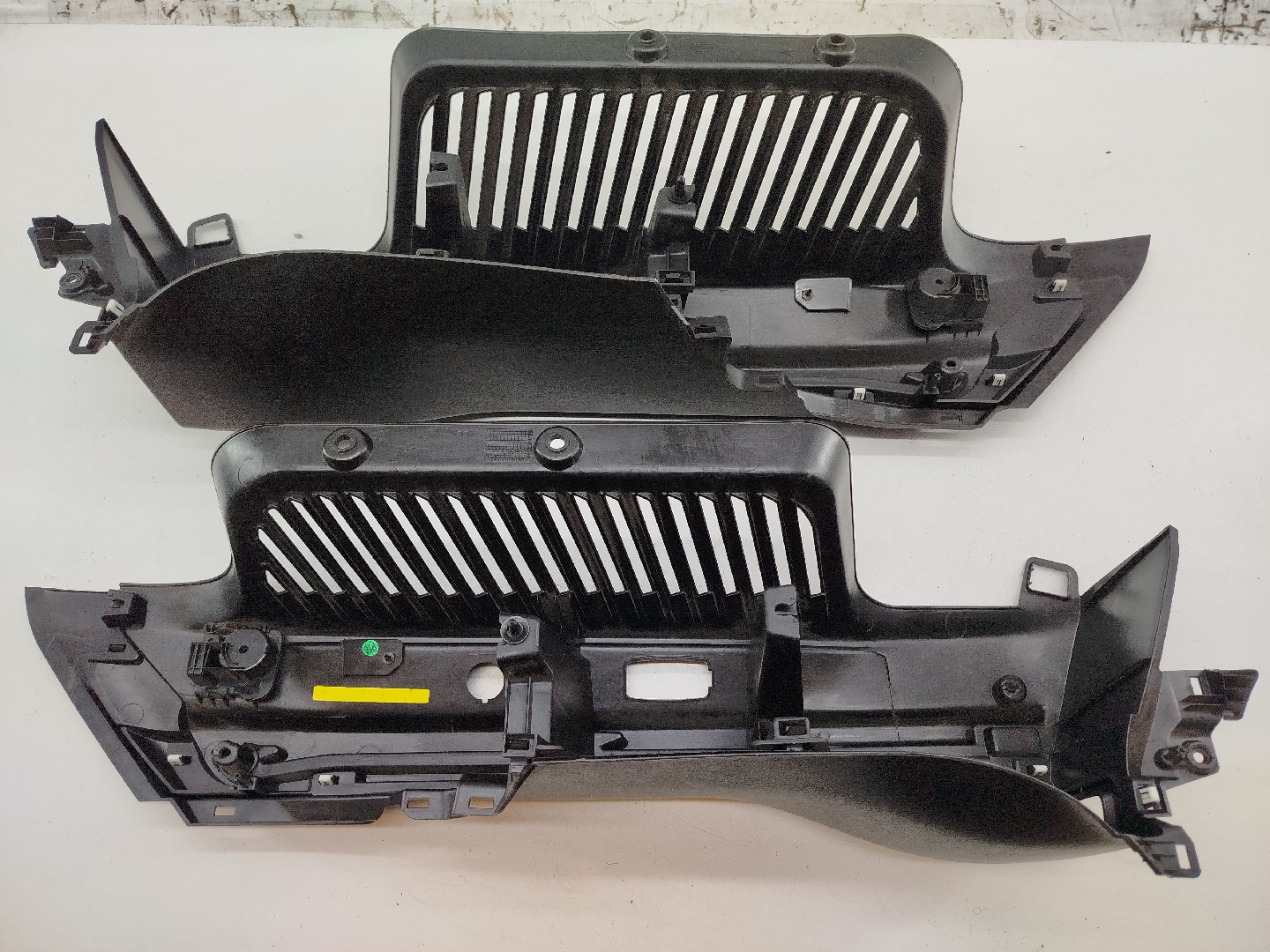 Acabamento esq/drt de mala(plásticos) FIAT TIPO três volumes (356_) | 15 -  Imagem-5