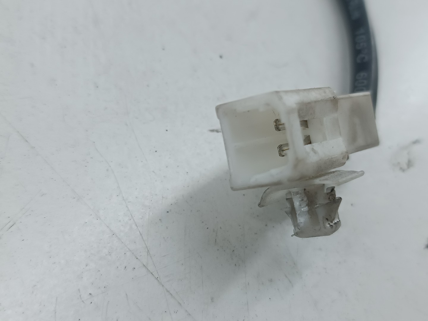 Botão de abertura da mala FIAT TIPO três volumes (356_) | 15 -  Imagem-1