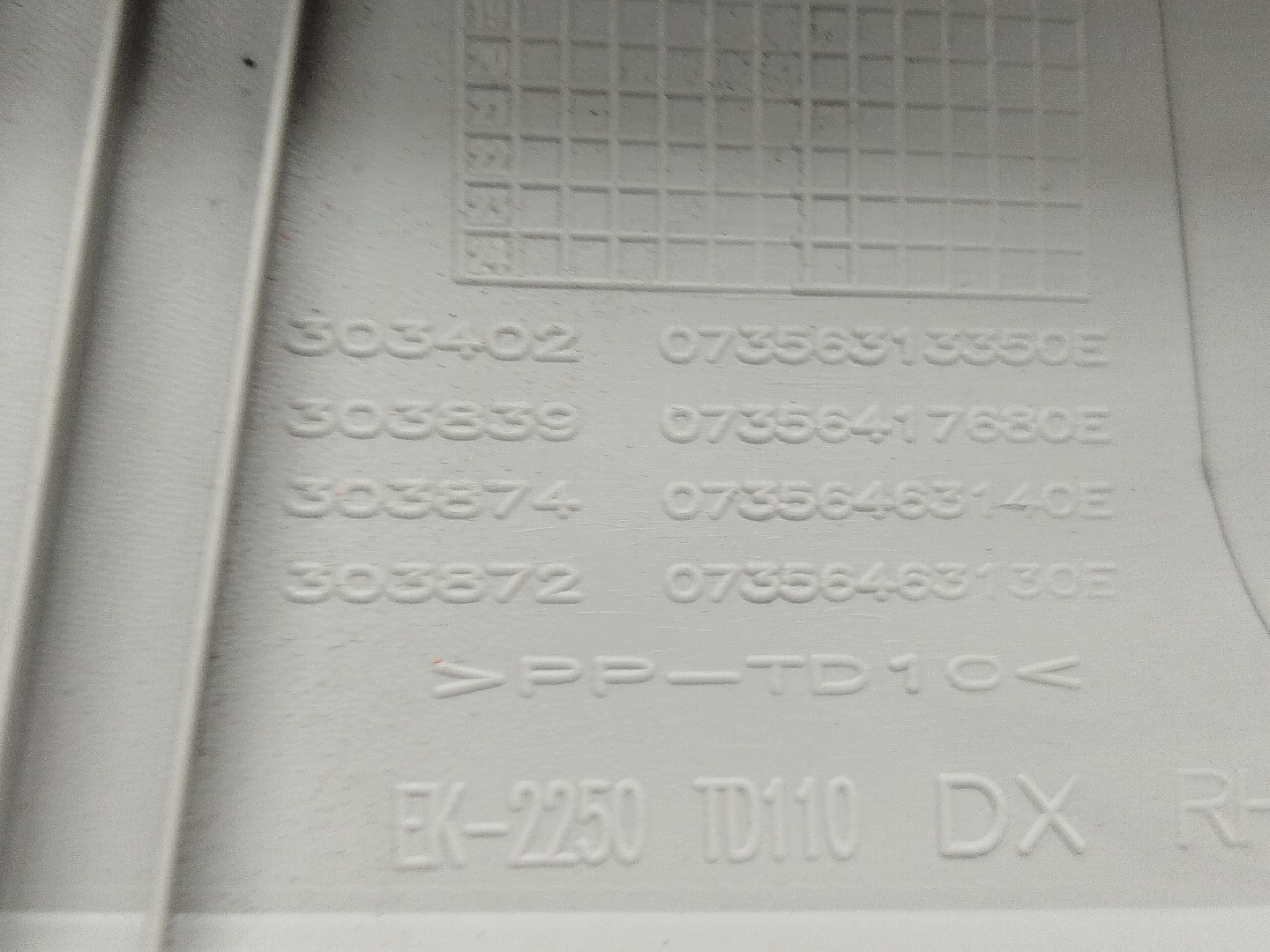 Moldura de pilar A FIAT Tipo 2 -  SW -  Facelift Imagem-2