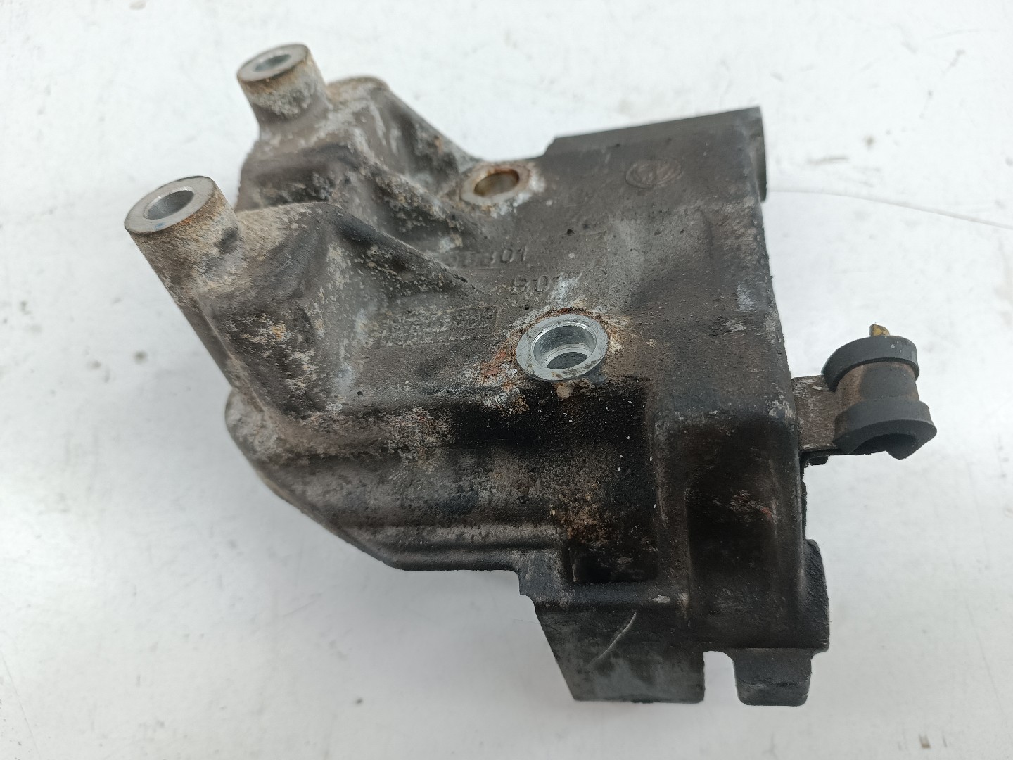 Apoio/Suporte da bomba direção FIAT PUNTO (176_) | 93 - 99