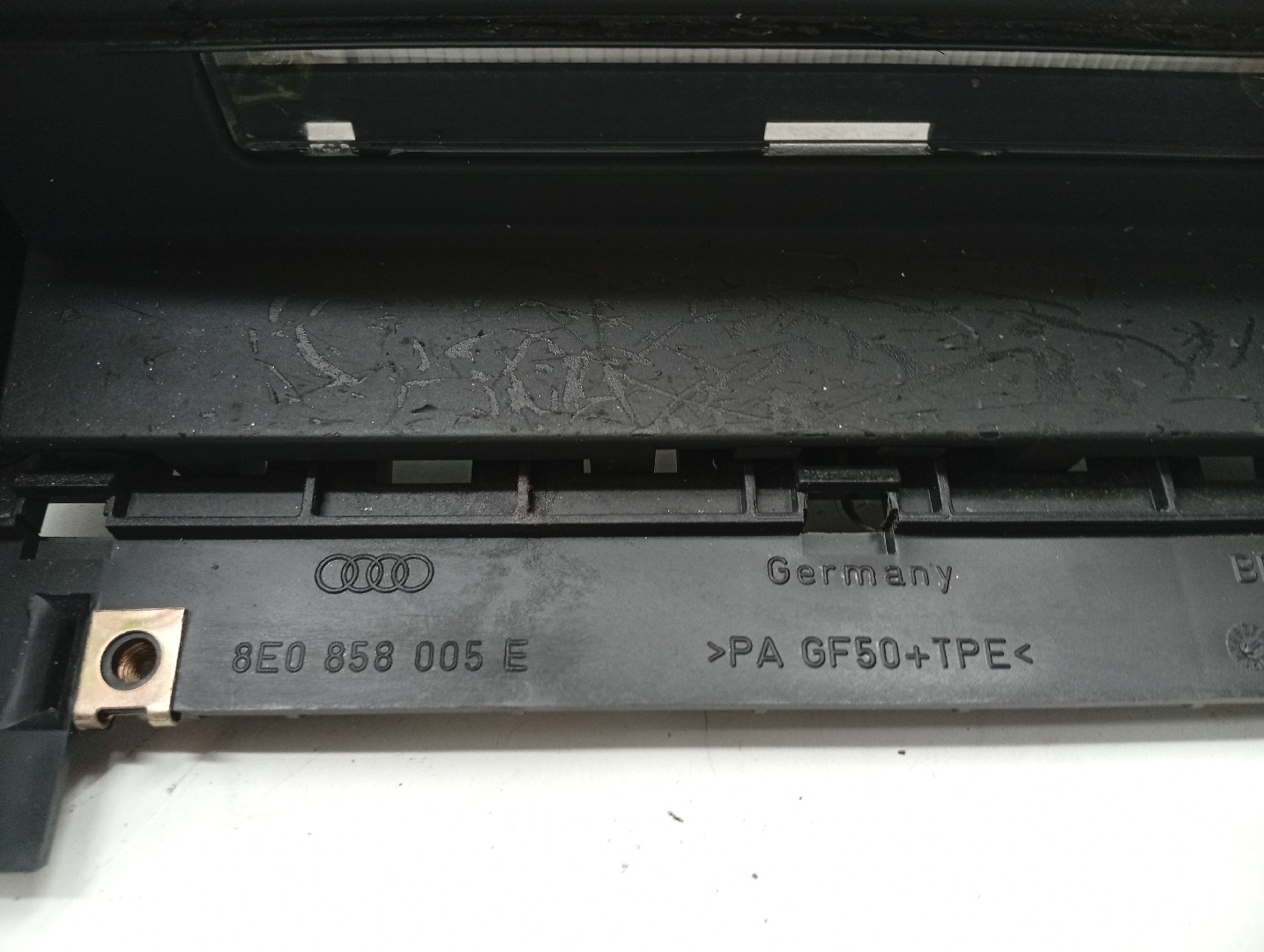 Consola Central AUDI A4 (8E2, B6) | 00 - 05 Imagem-1