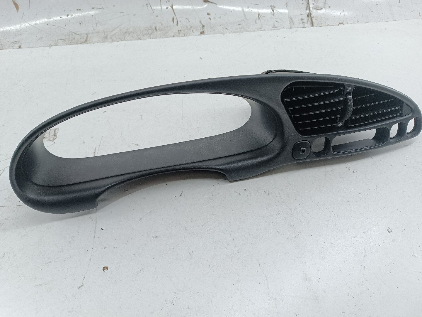 Aro de quadrante com difusor de ar FORD FIESTA IV (JA_, JB_) | 95 - 02 Imagem-7
