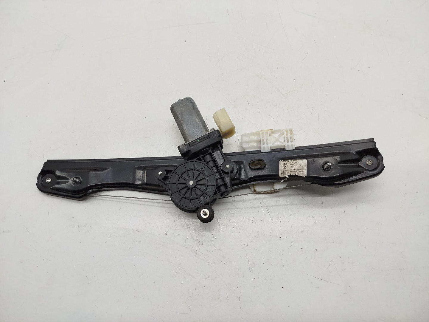 Motor e elevador de vidro trás direito BMW 3 (F30, F80) | 11 - 18