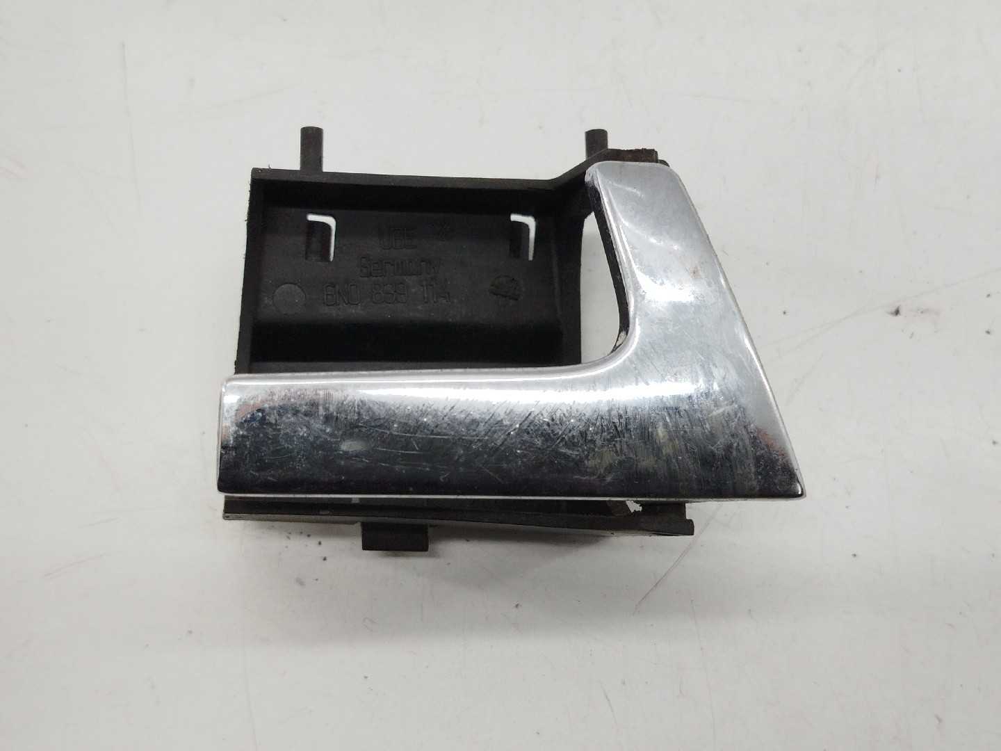 Puxador interior de porta traseira direita VOLKSWAGEN POLO (6N1) | 94 - 99