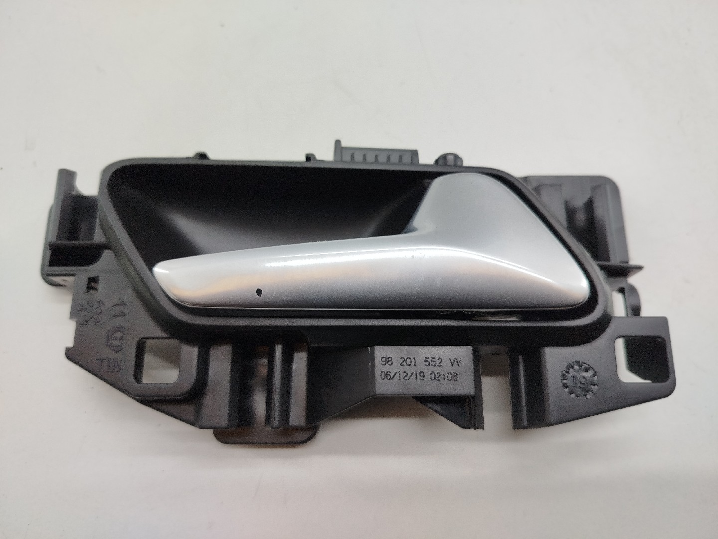 Puxador interior de porta traseira direita PEUGEOT 208 II (UB_, UP_, UW_, UJ_) | 19 - 