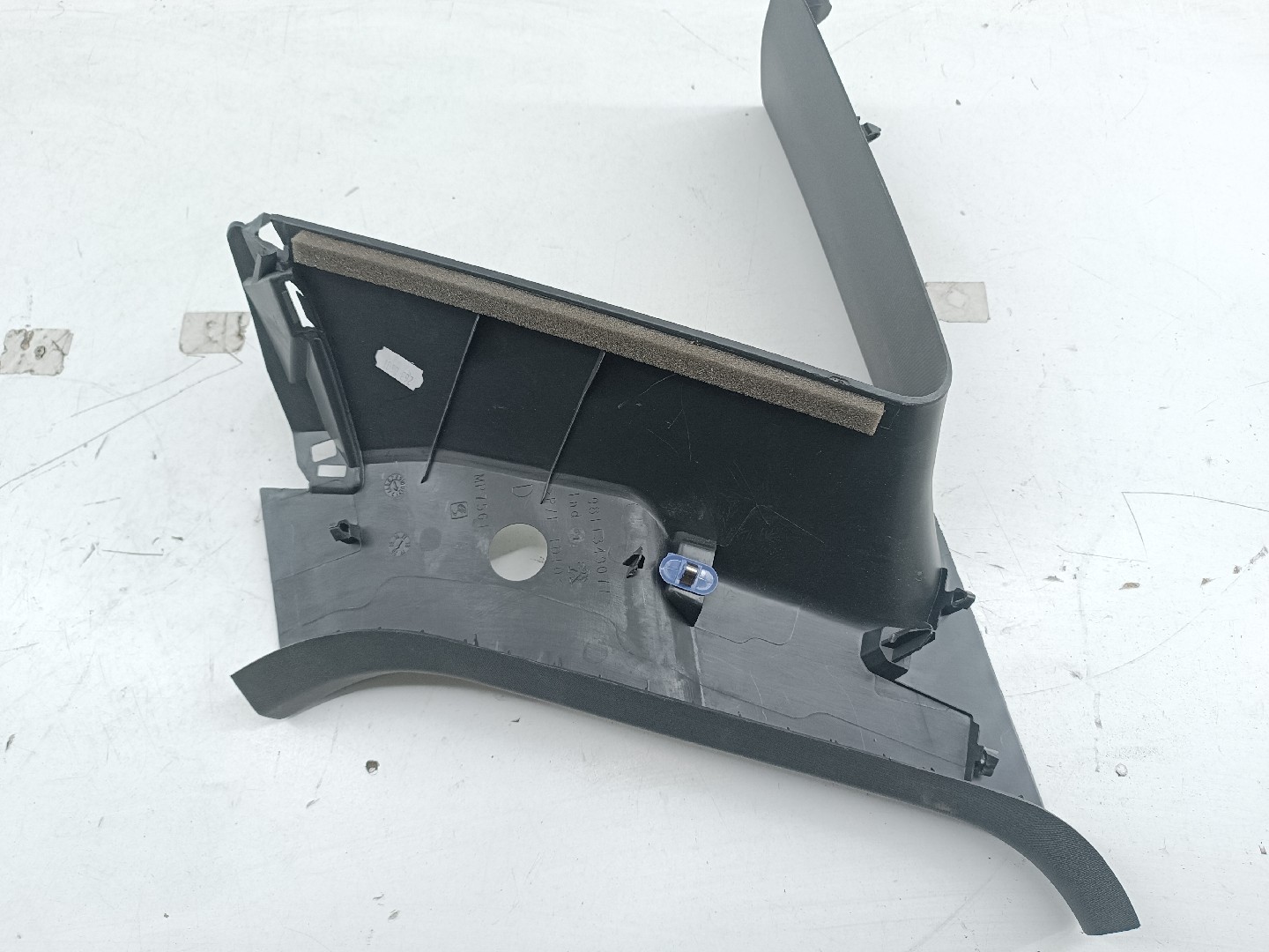 Moldura de pilar D direito MERCEDES-BENZ A-CLASS (W177) | 18 - 