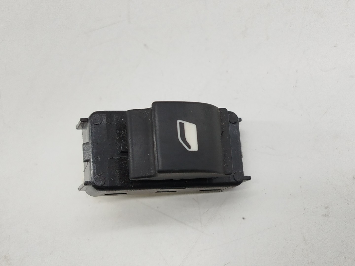 Comutador de vidro traseiro direito PEUGEOT 3008 SUV (M_) | 16 - 
