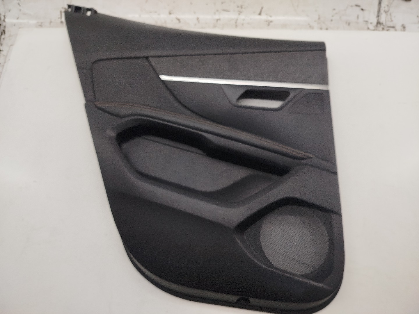Quartela de porta trás esquerda PEUGEOT 3008 SUV (M_) | 16 - 