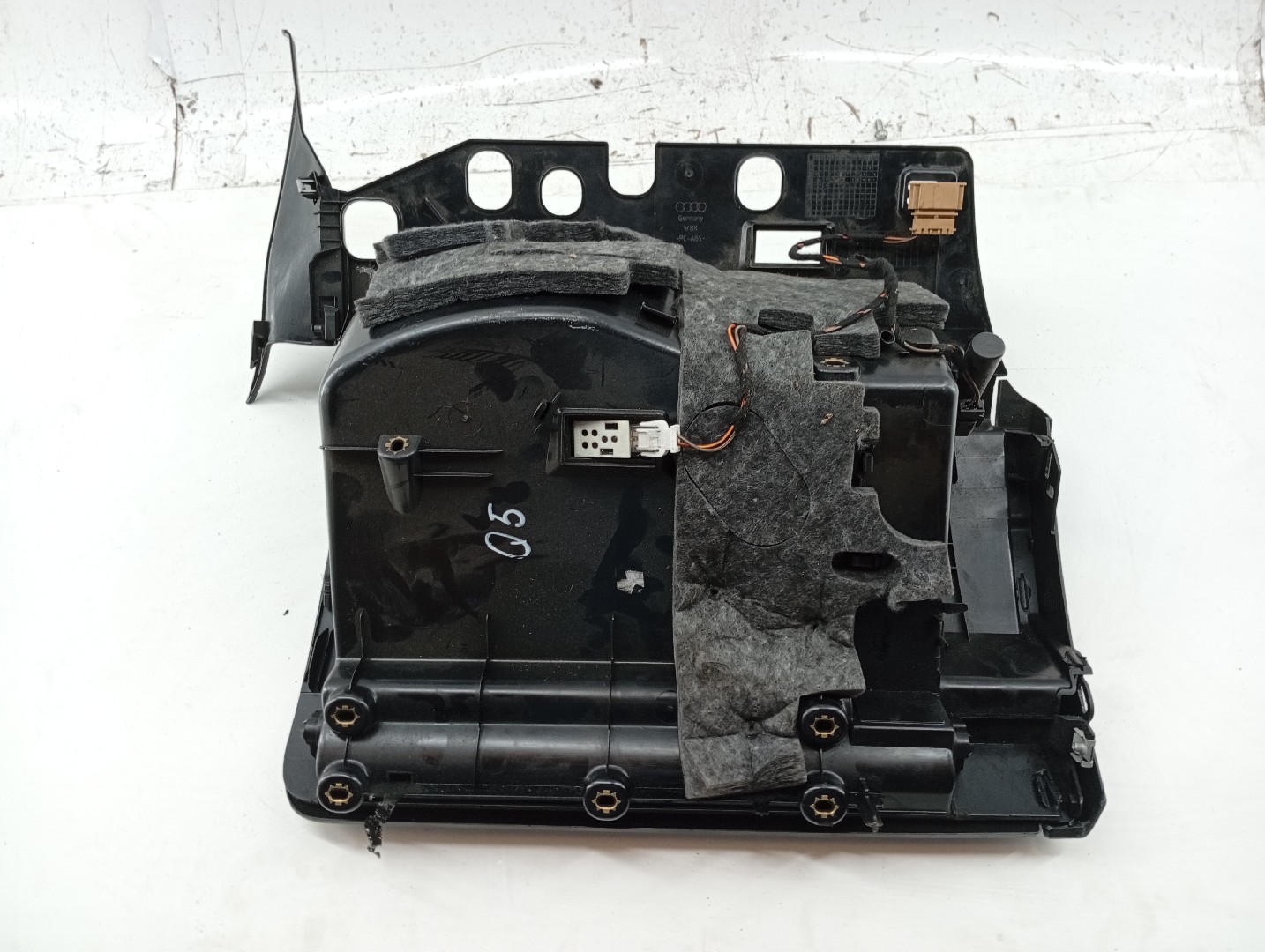 Porta luvas AUDI Q5 (8RB) | 08 - 17
