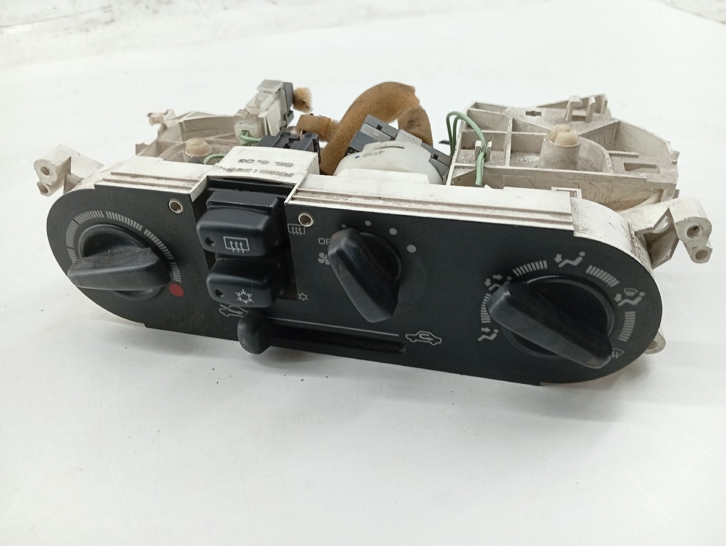 Comutador de Sofagem / Ar Condicionado MITSUBISHI LANCER VI (CJ_, CP_) | 95 - 03 Imagem-6