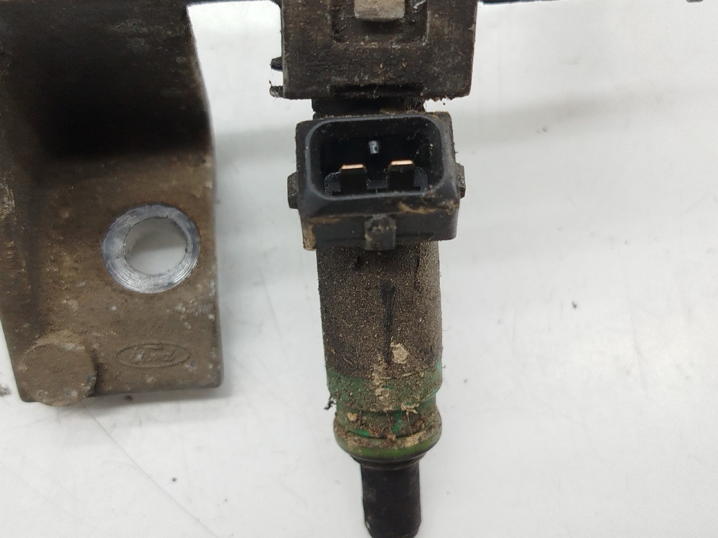 Regua de injeção FORD FIESTA IV (JA_, JB_) | 95 - 02 Imagem-4