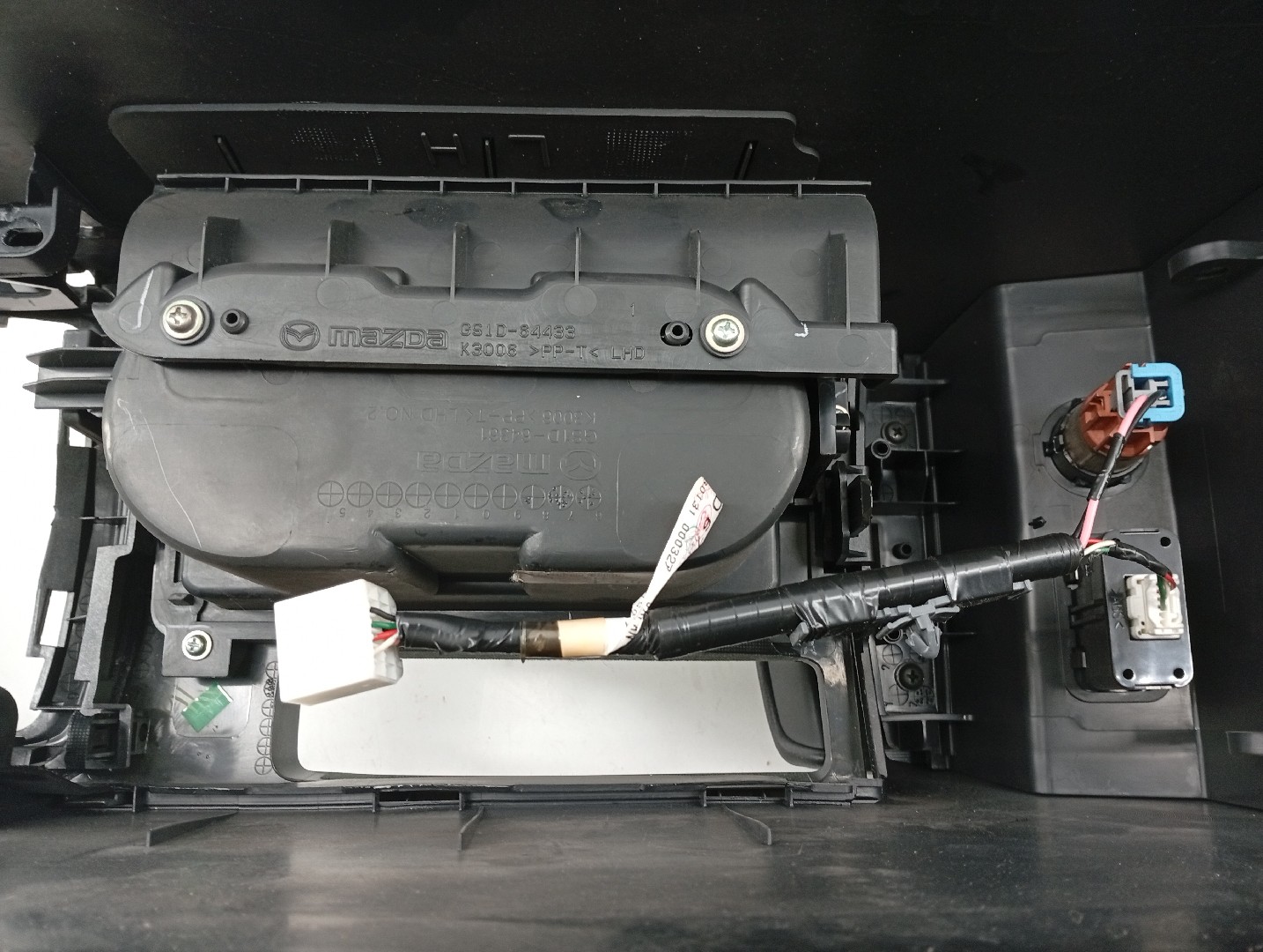 Consola de apoio de braço MAZDA 6 três volumes (GH) | 07 - 13 Imagem-5